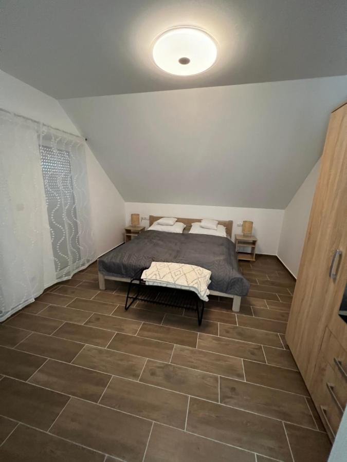 Janhaz Apartman Revfueloep エクステリア 写真