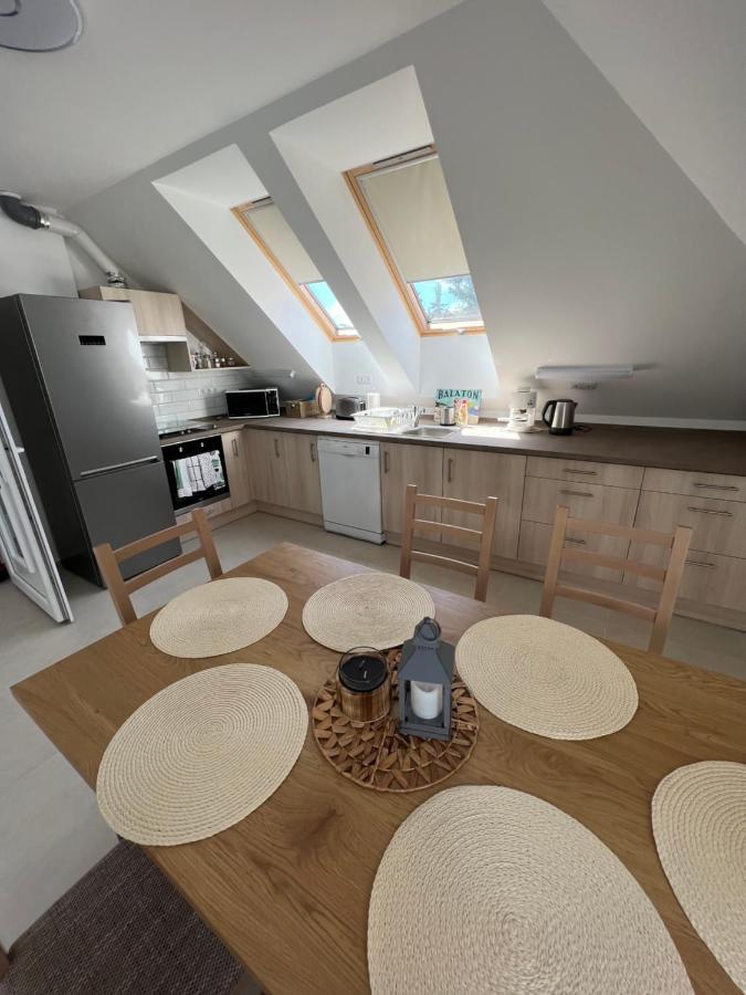 Janhaz Apartman Revfueloep エクステリア 写真