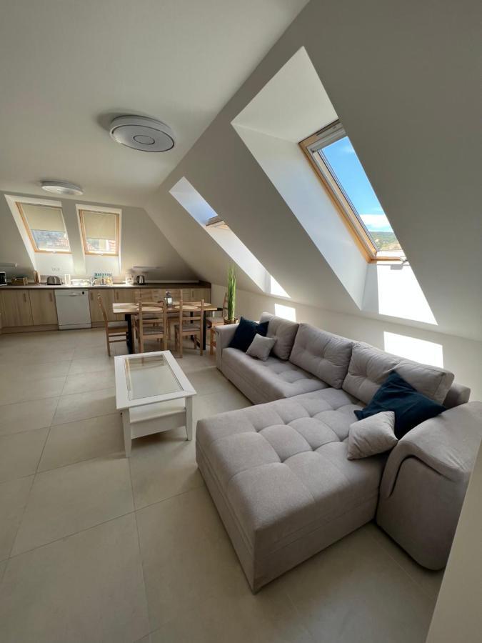Janhaz Apartman Revfueloep エクステリア 写真
