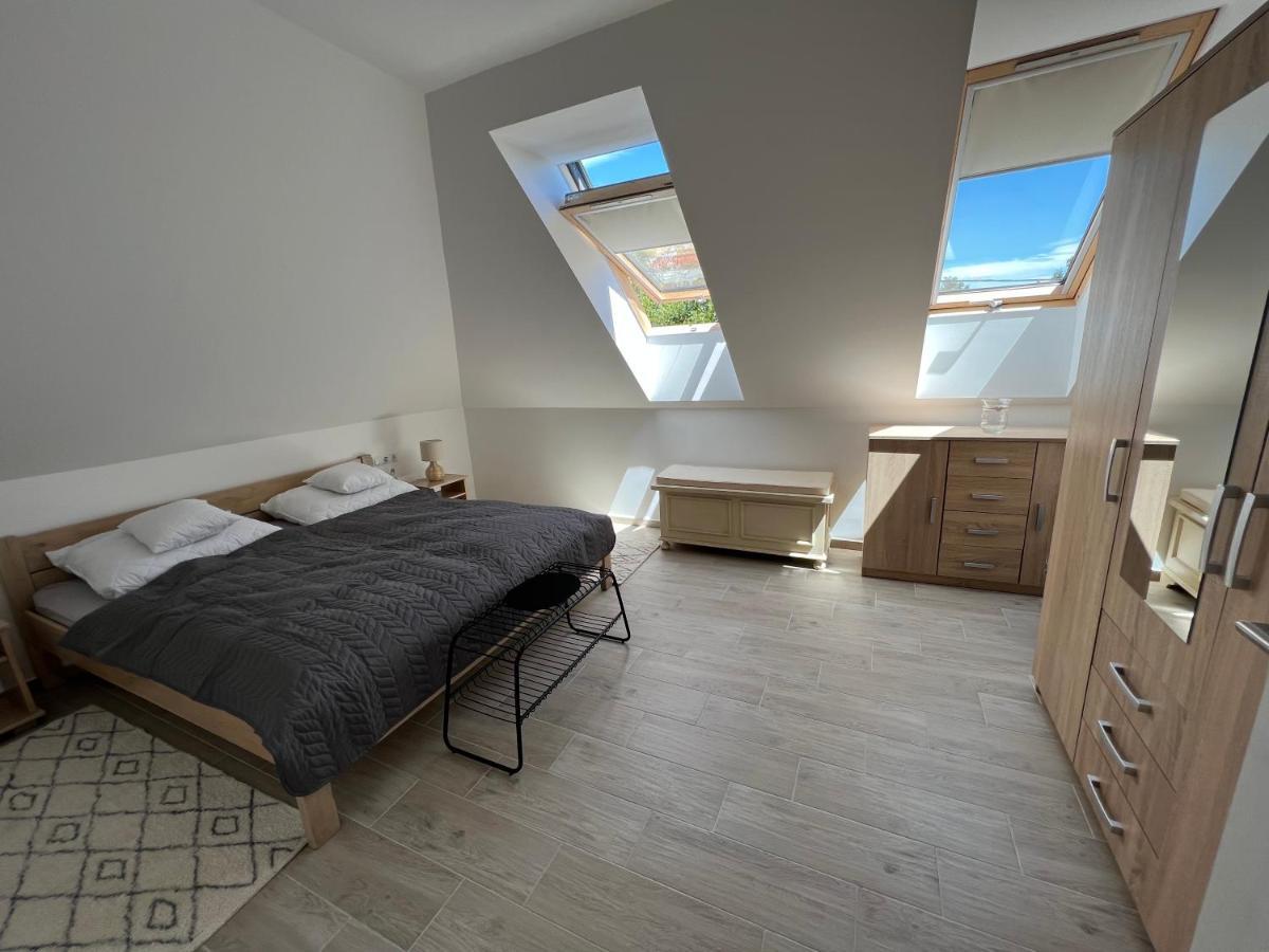 Janhaz Apartman Revfueloep エクステリア 写真